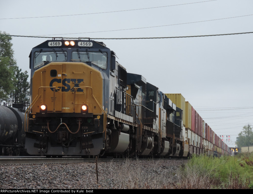 CSX 4569 on I169